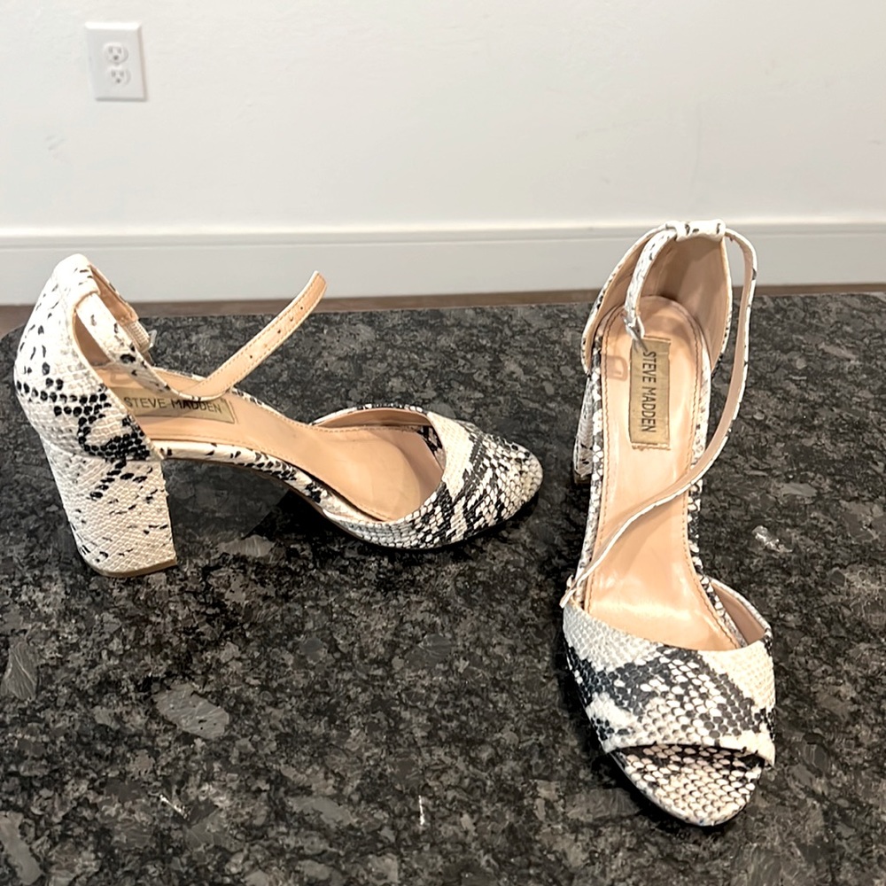 Snake print steve madden heels